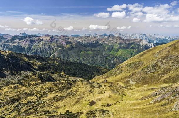 看法关于ASPE山谷从太好了山走过同样地看见采用十月.