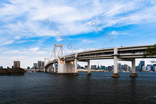 彩虹桥采用东京,黑色亮漆
