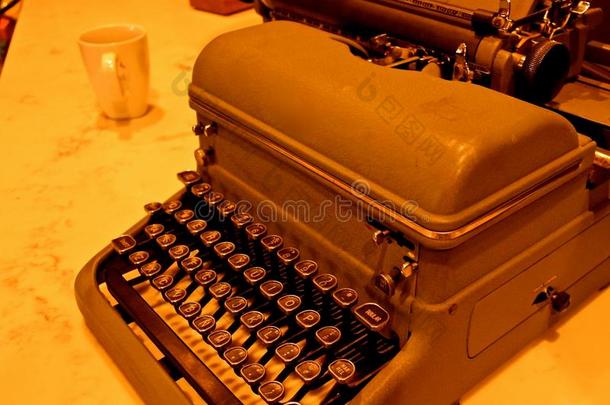 酿酒的机械的用手的打字机