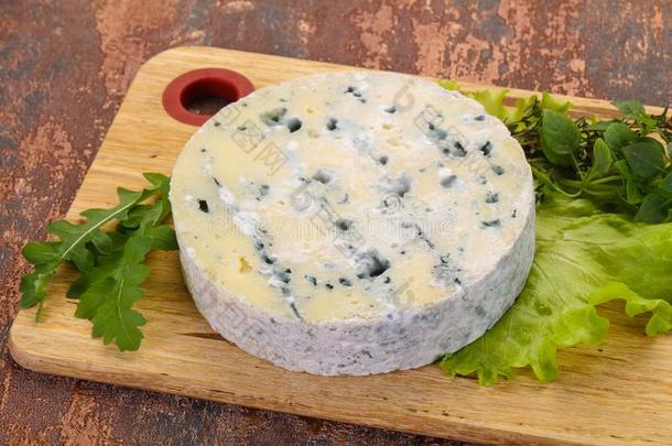 圆形的蓝色奶酪