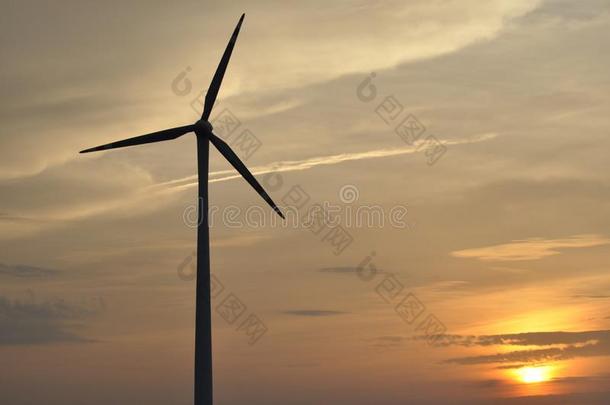 风车,生产关于绿色的能量.船桅和刀口