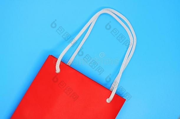 <strong>红色</strong>的购物袋关在上面,位为<strong>签名</strong>,纸袋为普罗杜