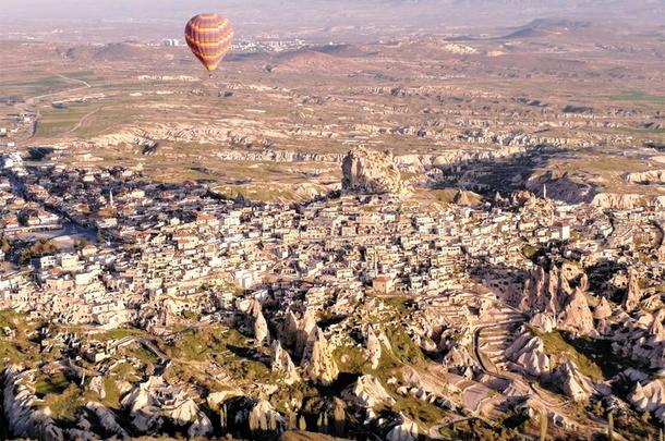 失去的城市:卡帕多奇亚热的天空气球