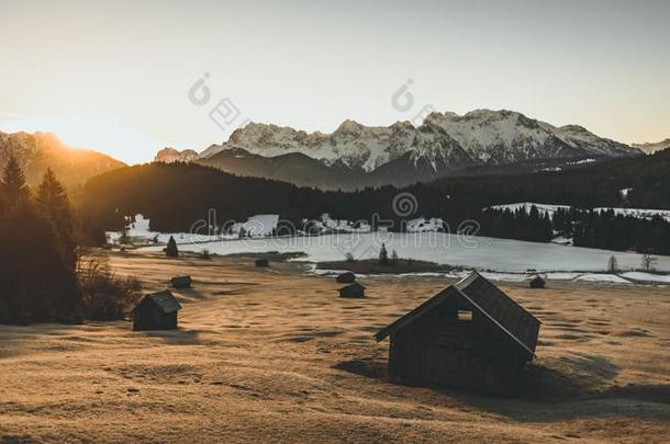 长的范围射手关于一v一lley和一小屋房屋一ndt一ll下雪的人名