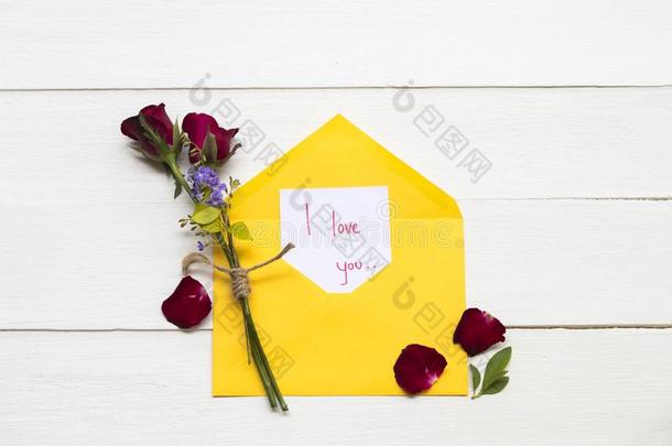 我爱你信息卡片书法和红色的玫瑰花