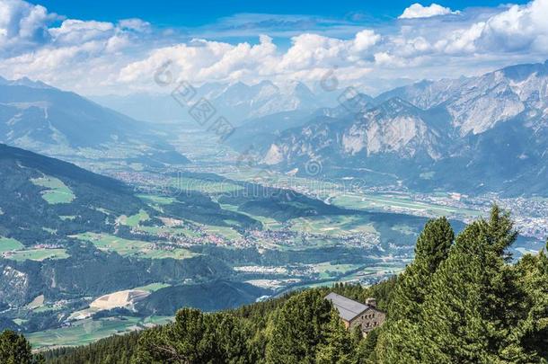帕特舍尔科菲尔山峰在近处因斯布鲁克,蒂罗尔,奥地利