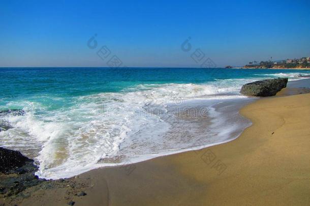 波洗涤上岸,阿利索海滩,戴纳/戴娜来源于斯堪的纳维亚语点,美国加州