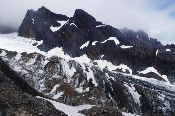 高的丽江<strong>玉龙雪山</strong>