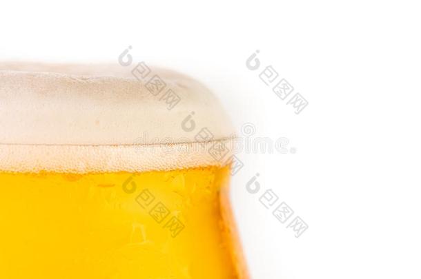 玻璃关于啤<strong>酒</strong>向白色的背景