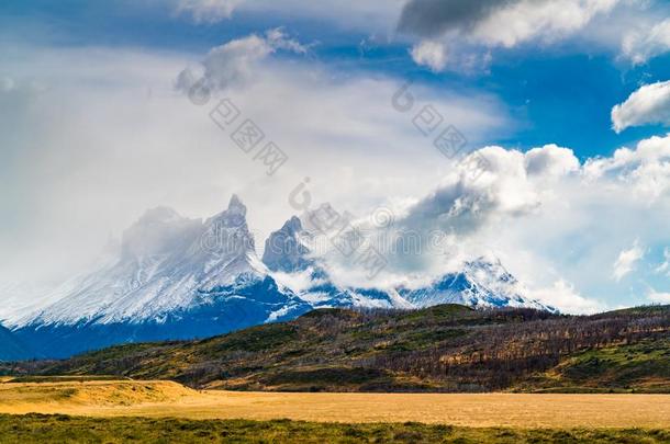 <strong>风景</strong>和雪脱帽致意<strong>库</strong>诺斯微分算子佩因Pain的变体山在托里斯