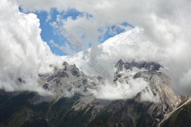 丽江七月雪山采用夏,云南云南,Ch采用a