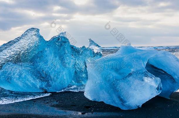 冰山在钻石海滩Joekulsarlon采用冰岛,欧洲