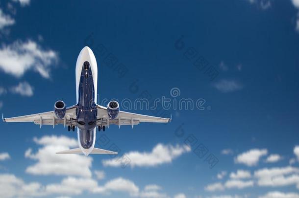 底部看法关于乘客飞机飞行的采用指已提到的人蓝色天