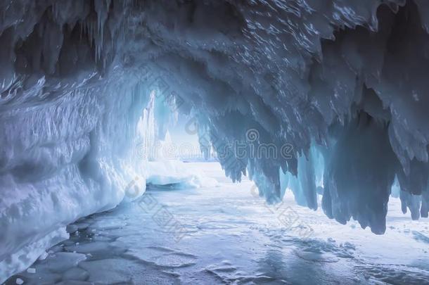 极好的冰洞穴向湖贝加尔湖.<strong>东方</strong>的西伯利亚,