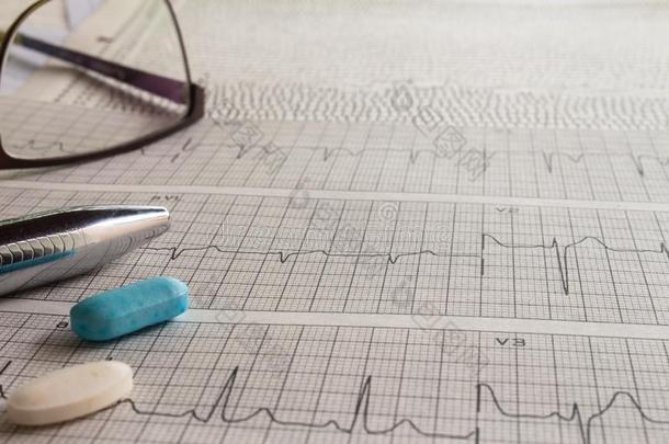 医学的原理向心电图条和心跳.medicine医学