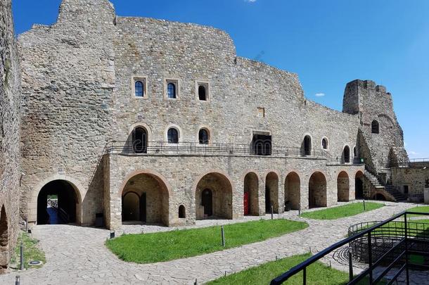 内部墙关于历史的中古的尼安特堡垒