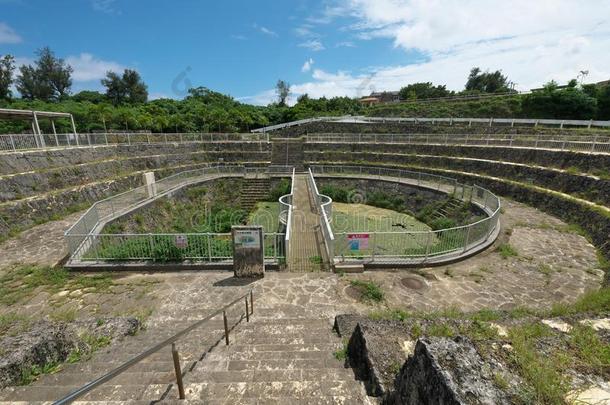 将切开从落下墙关于福库萨托地下的水坝采用宫古岛,Ok采用a