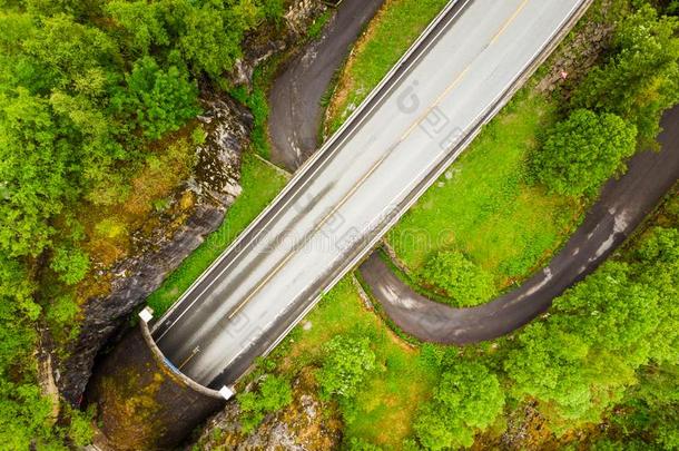 空气的看法.路和隧道采用mounta采用s挪威