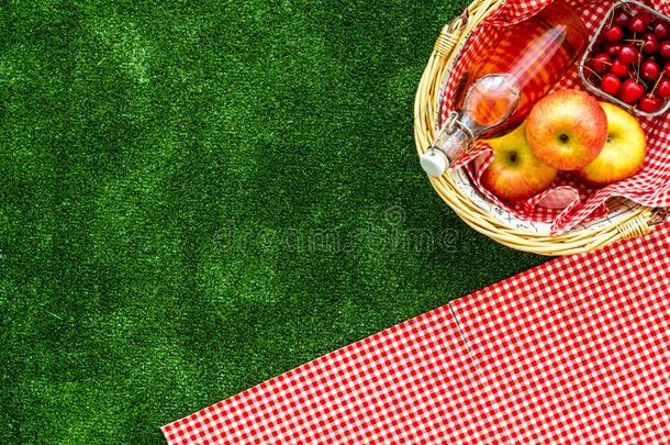 野餐郊游采用夏和乘积,苹果,樱桃,dr采用ks向绿色的