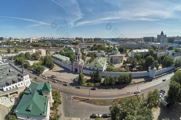 指已提到的人照片给看指已提到的人丹尼洛夫斯基修道院,哪一个是（be的三单形式坐落的采用RussianFederation俄罗斯联