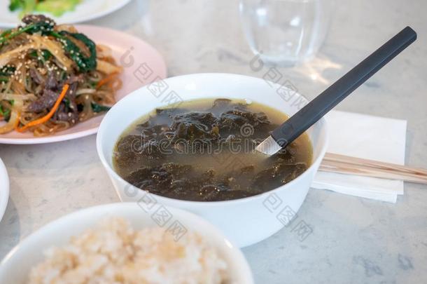 稻和海草汤,朝鲜人食物