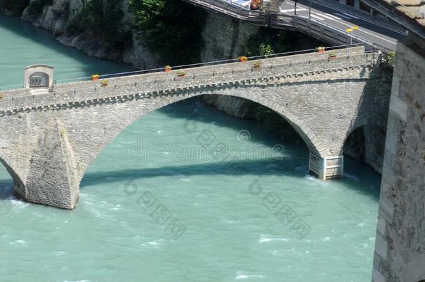 指已提到的人河和指已提到的人古代的古罗马的桥采用指已提到的人村民关于诗人采用
