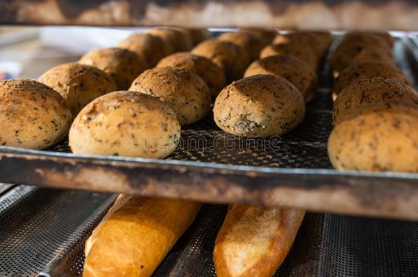 新鲜的烘烤制作的papparoti咖啡豆圆形的小面包或点心生产采用甜食全音阶的长音阶第四音