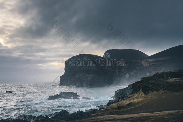 看法越过capelinhos公司火山,灯塔关于上侧桥dosage剂量capelinhos公司