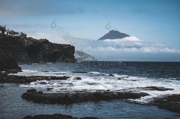 登上微微火山西方的斜坡看从洋和顶<strong>点我</strong>