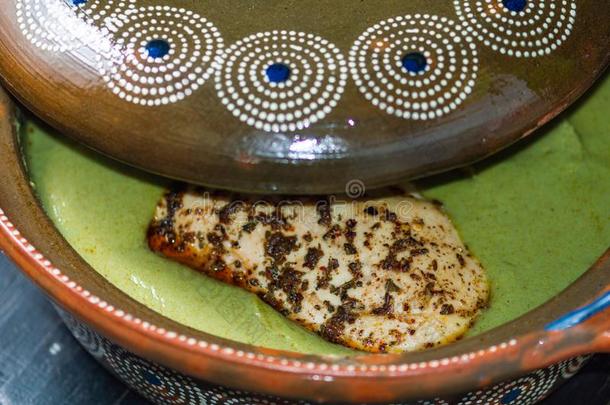 绿色的琵琶琵琶或鼹鼠Cape佛得角,传统的墨西哥人食物