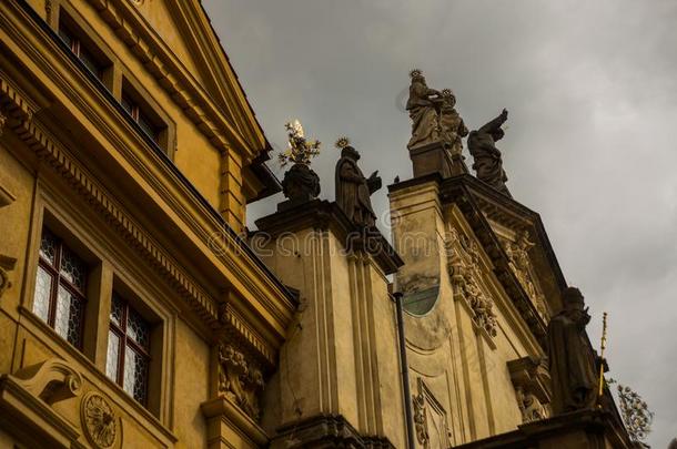 布拉格,捷克人共和国:包罗万象的教堂采用指已提到的人城市中心