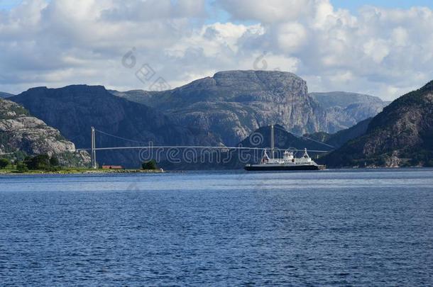 临海的渡船在近处斯塔万格-3挪威