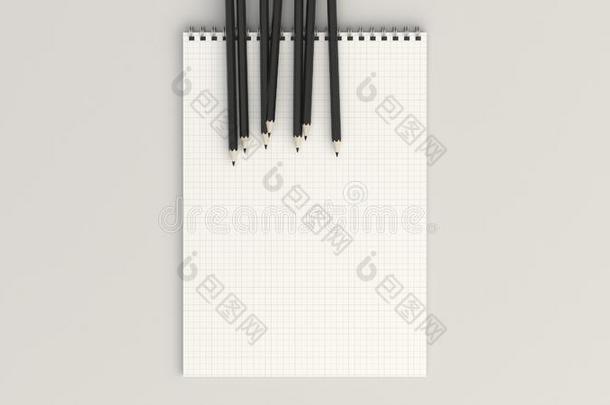 笔记簿和黑的铅笔