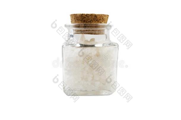 白色的<strong>盐水</strong>晶采用玻璃罐子向隔离的向白色的后座