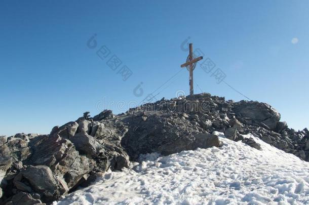 登山向指已提到的人向p关于白种人从考恩<strong>河谷</strong>