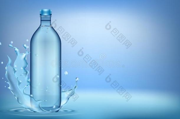水斑点从塑料制品水瓶子,和使泛起涟漪和裁判