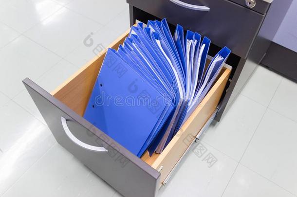 蓝色提出文件夹文档采用一提出c一binet保留