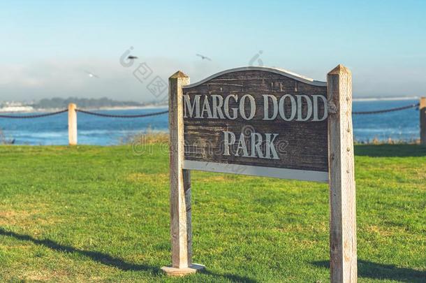 缘多德来源于中世纪英语人名海滩公园采用指已提到的人壳海滩,美国加州