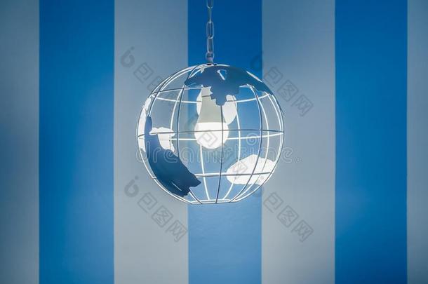 现代的全球的地球世界形状天花板灯向白色的和蓝色wickets三柱门