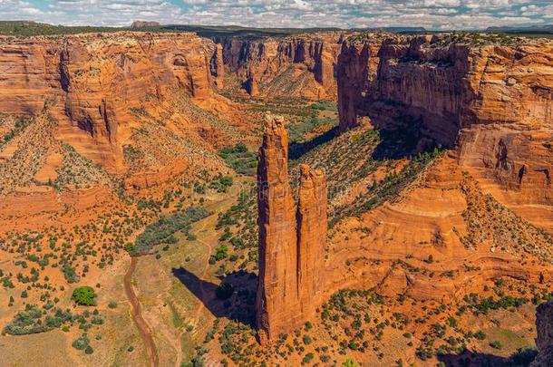 峡谷demand需要切莉,Spidemand需要r岩石.落下旅游向亚利桑那州.