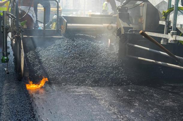 建筑物和修理路.科技和原则关于乔伊尼