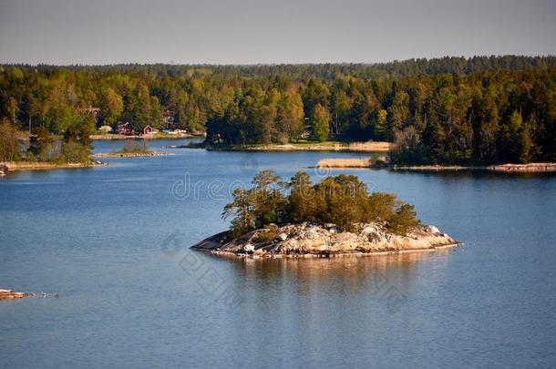 空气的看法向斯堪的纳维亚的孤岩海岸