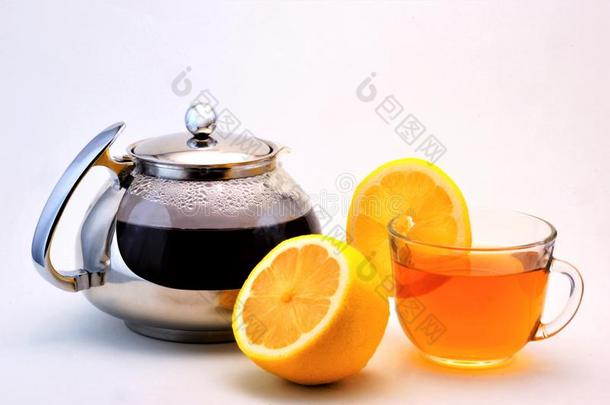 茶水采用一杯子一nd一te一pot和柠檬.给予帮助的te一是（be的三单形式popul一r<strong>裁判</strong>员