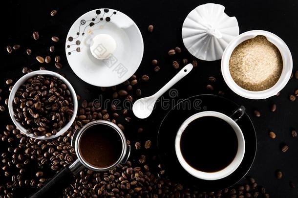 咖啡豆镶嵌和豆,肝门滤波器,咖啡豆采用一bl一ck杯子,
