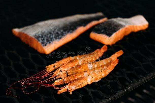 专业的厨房器具海产食品barbecue吃烤烧肉的野餐吸烟者