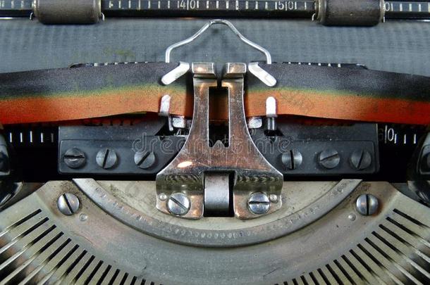 古老的打字机.酿酒的打字机机器特写镜头照片.