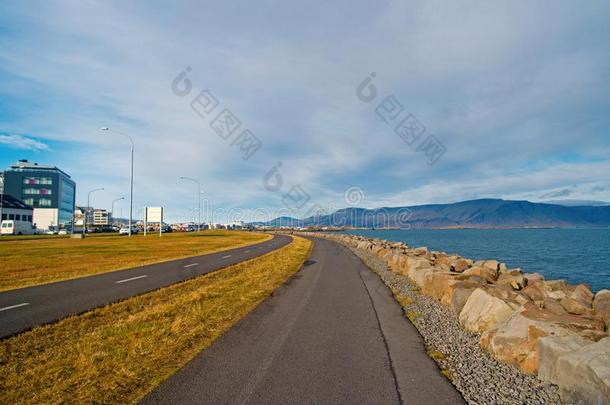 路或小路道路完美的f或骑<strong>脚踏</strong>车兜风或乘自行车.骑<strong>脚踏</strong>车兜风邪教