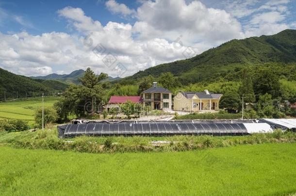 空气的照片给看乡下的牧师的风景关于没有人城市,标示