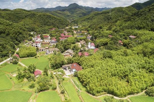 空气的照片给看乡下的牧师的风景关于没有人城市,标示