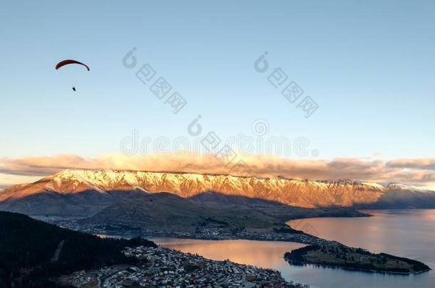 旅行影像关于进行<strong>滑翔伞运动</strong>越过昆斯敦,新的西兰岛